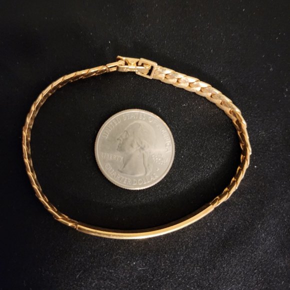 Vintage Avon Gold Tone Metal Chain Bracelet - Picture 6 of 7
